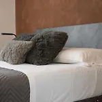 Santonofrio Apartments